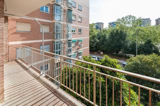 Appartement  Calle luz casanova 32. Se vende piso totalmente reformado en zona alcampo_granada