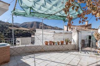 Haus  Calle carlos carreras 23. Se vende estupenda casa de pueblo independiente en monachil_gran