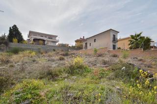 Terreno residenziale in Calle trevenque 25. Se vende parcela edificable en el barrio de monachil con excelen