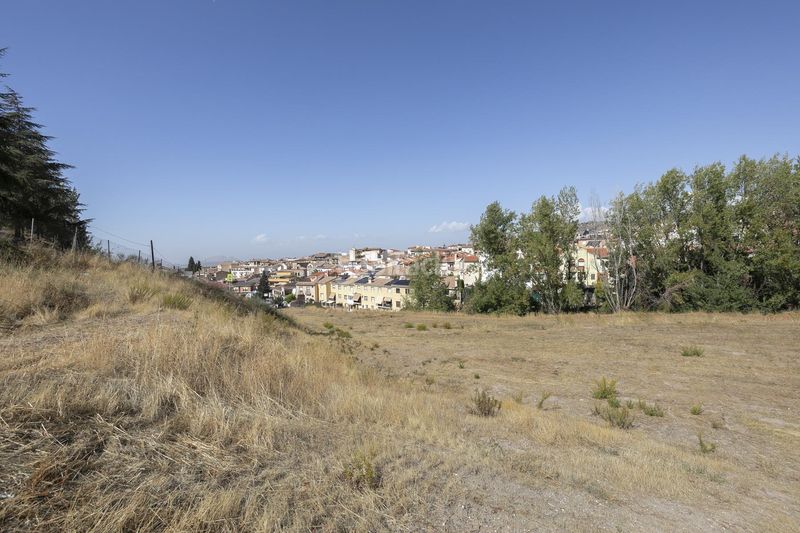 Foto cad50ad6-4c52-4a7d-a1fb-c55b8da4fa3b. Terreno residencial en cuesta de viznar 6a se vende terreno urbano para construir urbanización en el corazon _granada en Alfacar