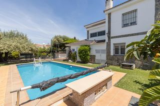 Xalet a Calle borgoña 32. Se vende espectacular chalet en villa de otura en la urbanizacio