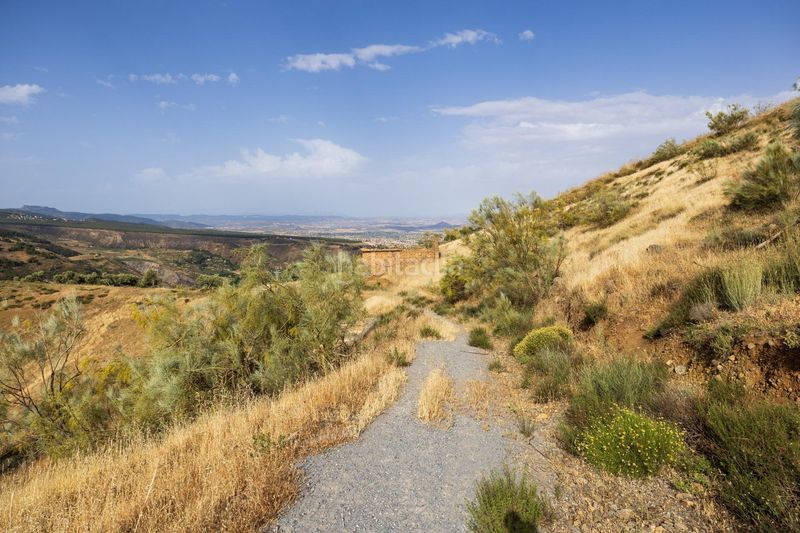 Foto ece76105-c5b4-48f5-95b4-99d705f03042. Finca rústica a calle emilio aragon 12 a Monachil pueblo Monachil