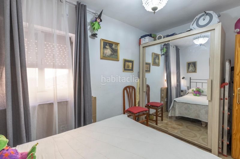 Foto 670c9924-c042-4f36-b037-77ac5ed5698c. Piso en calle santa adela 3 se vende piso en el barrio zaidin en Granada