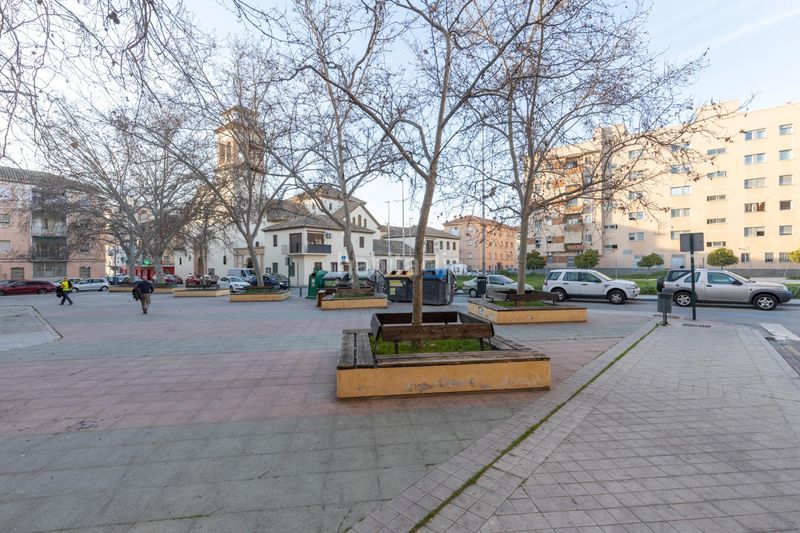 Foto dca93006-be33-4526-be8d-7b2f27be5def. Piso en calle santa adela 3 se vende piso en el barrio zaidin en Granada