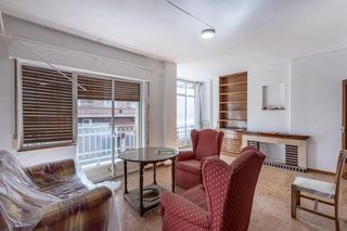 Piso en Calle maría luisa de dios 4. Se vende magnifico piso exterior para reformar junto av. de cons