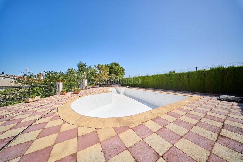 Foto 3e597d43-6d44-46eb-9619-5346432a6386. Chalet in calle borgoña 29 in Villa de Otura