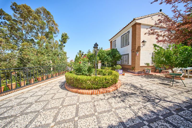 Foto bdeb6275-8080-4245-b066-204c2e2dfc74. Chalet in calle borgoña 29 in Villa de Otura