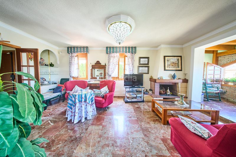Foto e3a2b7ce-4b0d-4bab-bcbe-e41bdafdaba8. Chalet in calle borgoña 29 in Villa de Otura