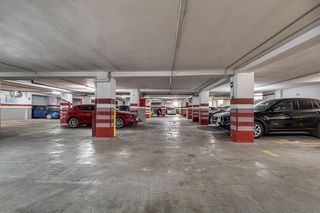 Aparcament cotxe a Calle fray luis de león 2. Se vende garaje con 40 plazas en zona hipercor_granada centro