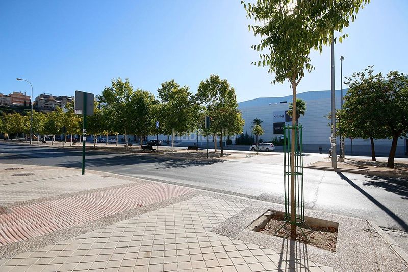 Foto fa61ec3b-4d40-4d8b-8260-f52ee1f276c4. Business premise in calle pianista pepita bustamante 9 in Granada
