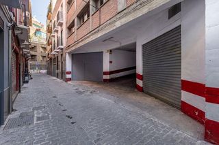 Aparcament cotxe a Calle san josé baja 5. Se vende interesante garaje en zona alhamar__granada