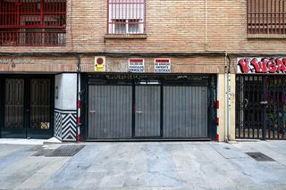 Autoparkplatz  Calle cruz 42. Se venden dos plazas de garaje para coche pequeño junto plaza gr