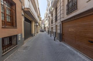 Autoparkplatz in Calle san pedro mártir 23. Se vende garaje en carrera de la virgen_granada centro