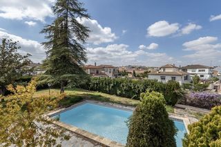 Xalet  Calle geranio 14. Se vende chalet independiente con piscina propia en ogijares_gra