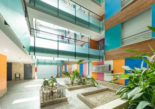 Appartement  Calle huenes 4. Se vende luminoso piso con terraza y vistas a la montaña en mona