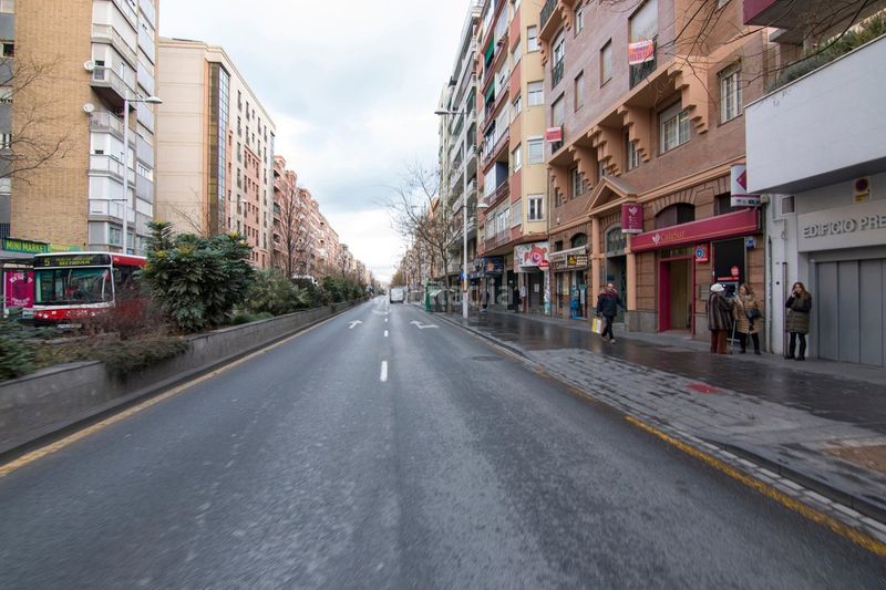 Foto cb3ad7fe-60b1-4a40-8b0f-0cc2c9259669. Parking coche en calle recogidas 58 se vende garaje en recogidas_ centro en Granada