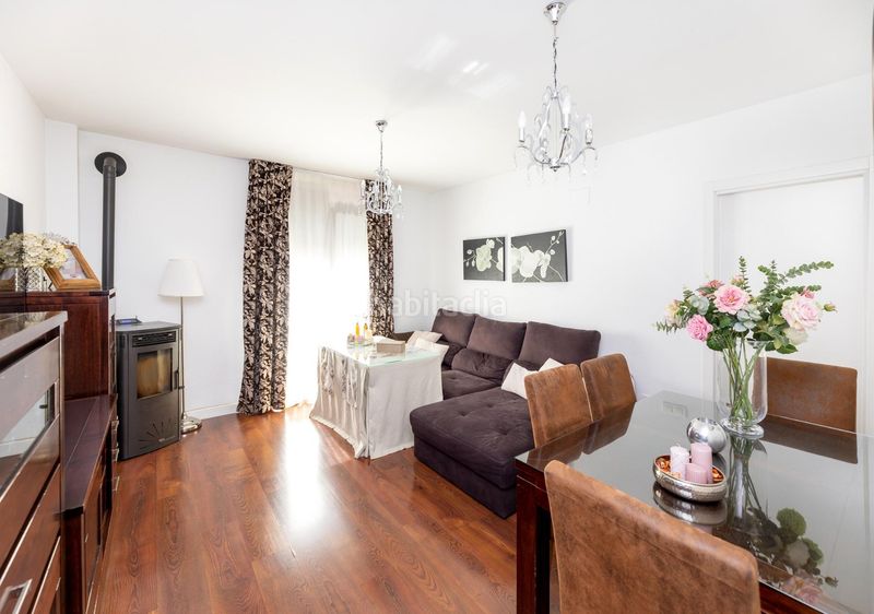 Foto 07a628aa-7e8a-4e6a-9e20-0b64de59d238. Dúplex a calle gardenia 19 a Albolote