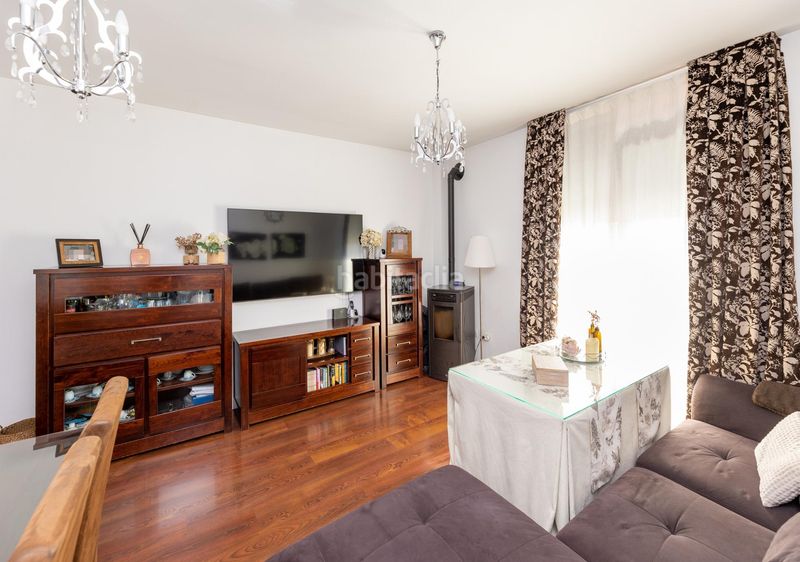 Foto 0ee3c442-34d6-4587-a515-b09a7f63f264. Dúplex a calle gardenia 19 a Albolote