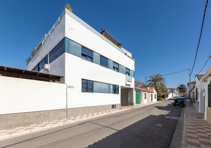 Foto df84fd8d-ace2-4f88-87ba-a56820842e44. Dúplex a calle gardenia 19 a Albolote