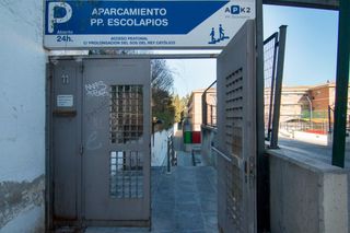 Aparcament cotxe a Paseo de los Basilios 2