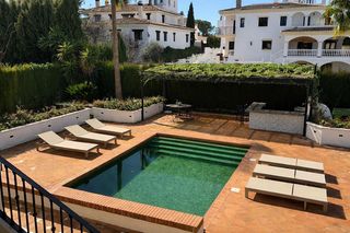 Chalet  Calle retama 40. Se vende villa exclusiva reformada en 2023 con patio andaluz y p