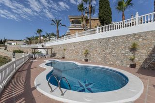 Chalet  Plaza andalucia 17. Se vende villa soraida con piscina y parcela con frutales en itr