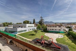 Pis  Calle gobernador pedro temboury 31. Se vende maginifico piso vpo en zona joaquina eguaras_granada