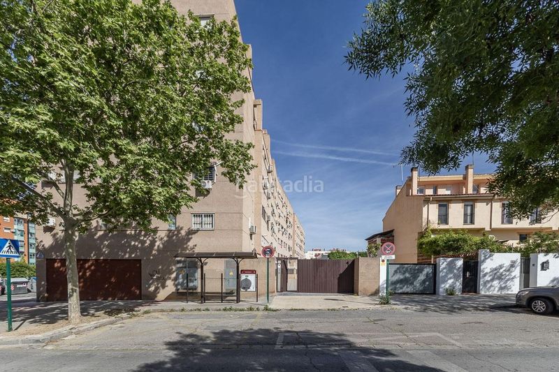 Foto d5b153ec-57f6-4f1f-b096-bc19053e64de. Pis a calle gobernador pedro temboury 31 a Joaquina Eguaras Granada