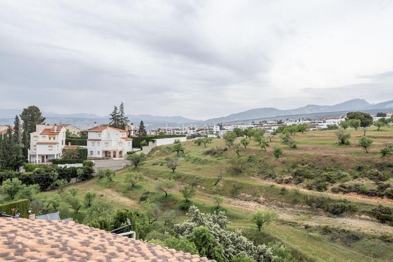 Foto e990b20a-8511-4147-a660-5a5de356206a. Chalet in calle del sauce 19 in Gójar