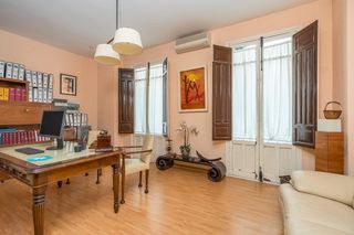 Büro in Calle natalio rivas 1. Se vende oficina en la prestigiosa zona de san juan de dios_gran