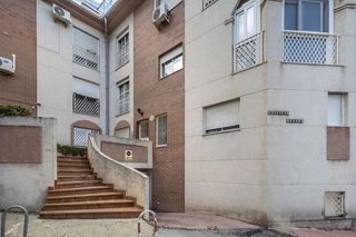 Pis  Calle vista blanca 20. Se vende encantador piso con garaje y trastero  en cenes de la v