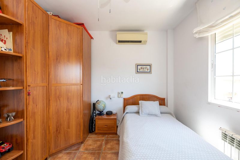 Foto 2c5f27e6-69d8-45ad-a013-3dd2cd3c707e. Casa aparellada a calle cisne 20 a Belicena Vegas del Genil