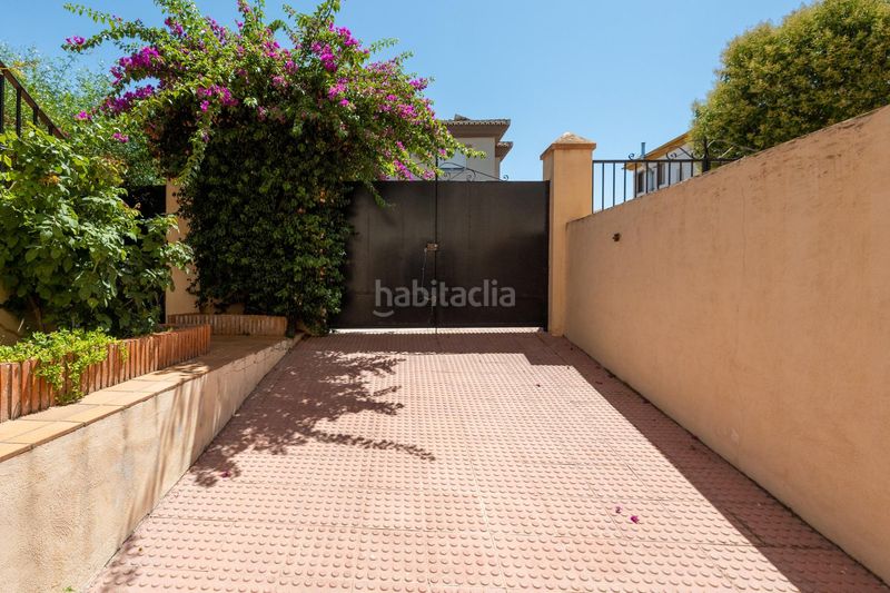 Foto 4c9f5318-65ad-4dca-9109-66adff4219e6. Casa aparellada a calle cisne 20 a Belicena Vegas del Genil