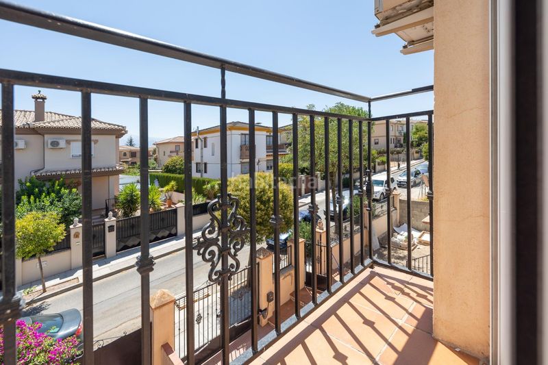 Foto a339a9ac-2846-457a-a23f-9fccd41b6506. Casa aparellada a calle cisne 20 a Belicena Vegas del Genil