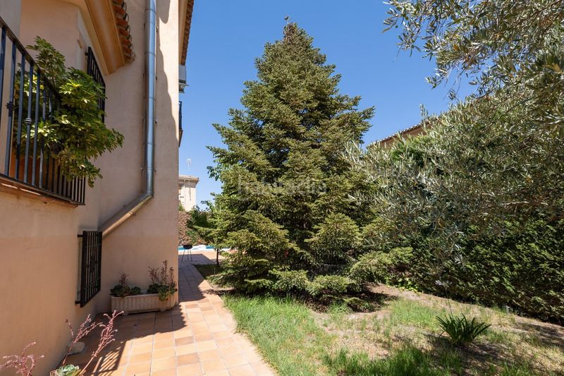 Foto b3d4ae92-fd06-477f-89ca-f58a95cebd9e. Casa aparellada a calle cisne 20 a Belicena Vegas del Genil