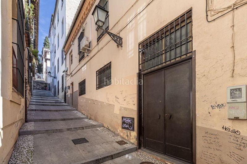 Foto 06b85859-9b99-4c38-82cc-0e14f21af44e. Piso en cuesta pañera 1 se vende primera planta de piso amueblado en pleno centro , junto a isabel la católica en Granada