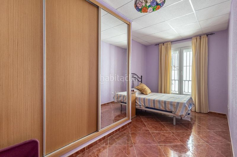 Foto 13c4103d-4ddf-4bc0-9e1b-00a78f24141c. Piso en cuesta pañera 1 se vende primera planta de piso amueblado en pleno centro , junto a isabel la católica en Granada