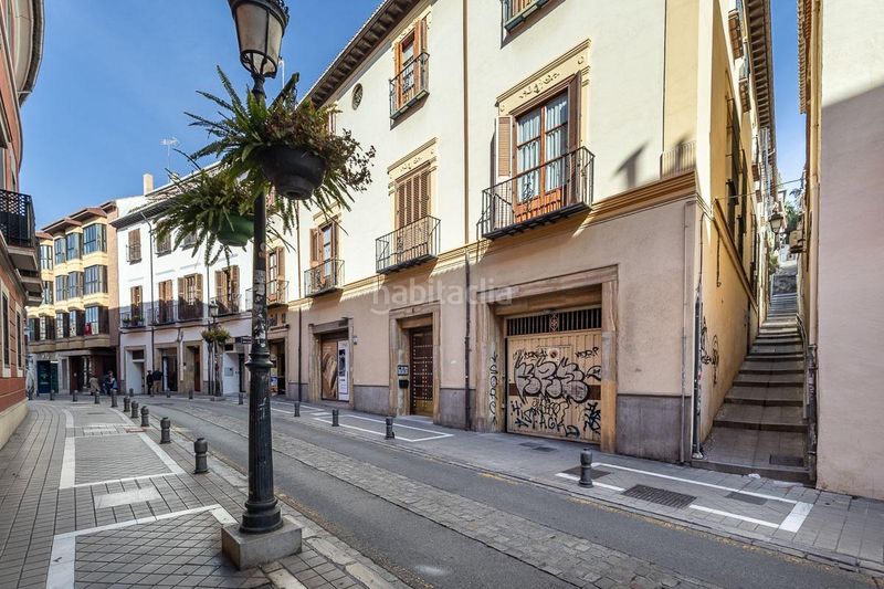Foto 468af2a1-a8fa-4c23-b064-ea1123714a2d. Piso en cuesta pañera 1 se vende primera planta de piso amueblado en pleno centro , junto a isabel la católica en Granada