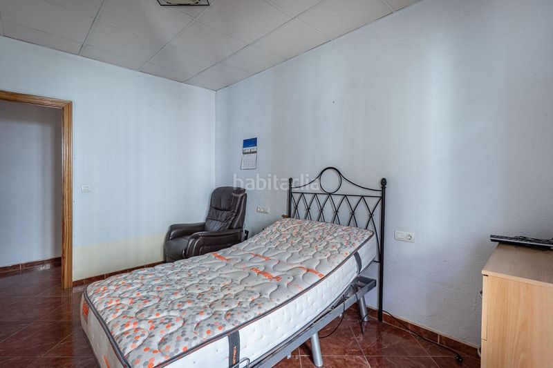 Foto 755f1f35-e43f-424b-a254-9e47a1cd421b. Piso en cuesta pañera 1 se vende primera planta de piso amueblado en pleno centro , junto a isabel la católica en Granada