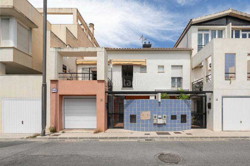 Foto 99f7194c-7dea-4594-beac-1531fa8e9d24. Casa adossada a calle hipócrates 20 a San Miguel Armilla