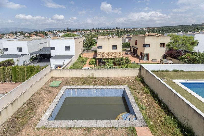 Foto 6e6c341e-fe05-4037-80bd-e9ce642718d1. Casa adossada a calle majuelo 29 a Albolote