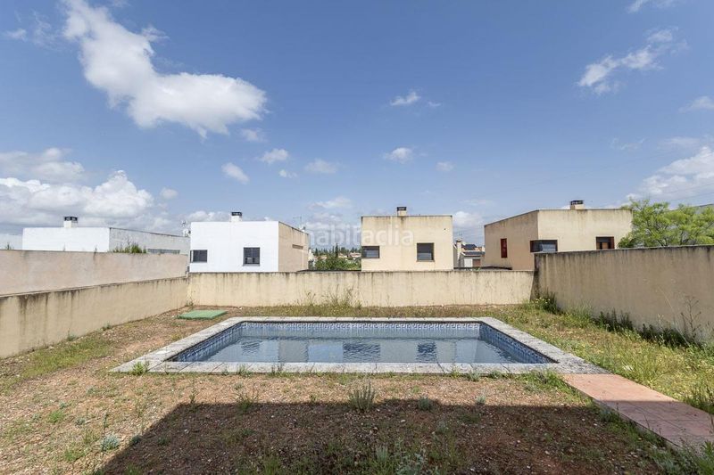 Foto 80a88cee-8d35-4ea3-827b-0a1168548e04. Casa adossada a calle majuelo 29 a Albolote