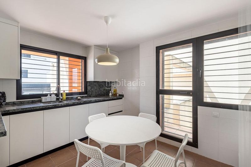 Foto d9272777-db25-401f-975d-02366c784103. Casa adossada a calle majuelo 29 a Albolote