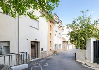Flat in Calle cruz 14. Se vende piso de 3 habitaciones en parte baja del barrio de mona