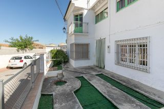 Maison à Calle doctor rodriguez 16. Se vende casa de pueblo en moraleda de  zafayona_granada