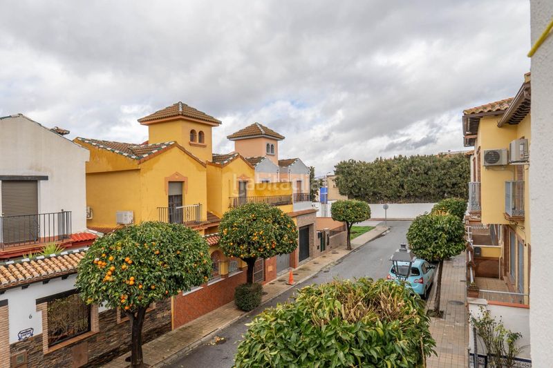 Foto b6920ba2-a77b-4b66-9f04-3e17c7058a6e. Casa adossada amb calefacció a Santa Fe