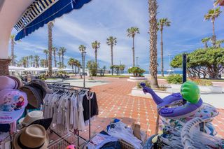 Local Comercial a Calle paseo marítimo 1. Se vende local unico en primera línea de playa con vistas al mar