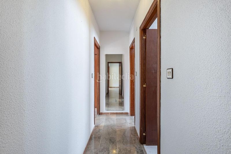 Foto 63ba2c9a-78bc-43ef-ae89-6b03f67583fb. Piso en calle marqués de mondéjar 7 se vende amplio piso en ultima planta en el corazon _zona alhamar en Granada