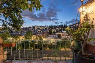 Casa a Cuesta del rey chico 13. Se vende preciosa casa con vistas a la alhambra_ albaicin_granad