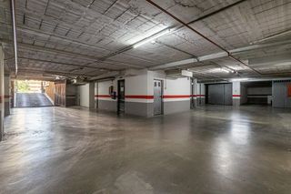 Autoparkplatz in Calle monte albán 3. Se vende ¡espectacular cochera cerrada para dos coches en el cor